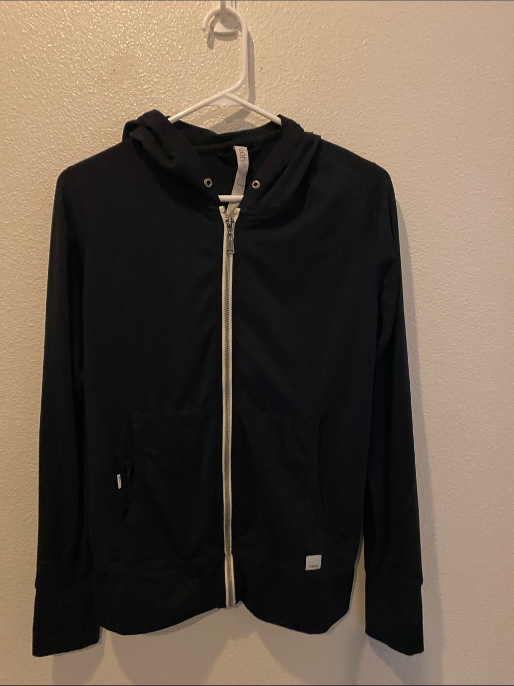 Vuori black jacket size large